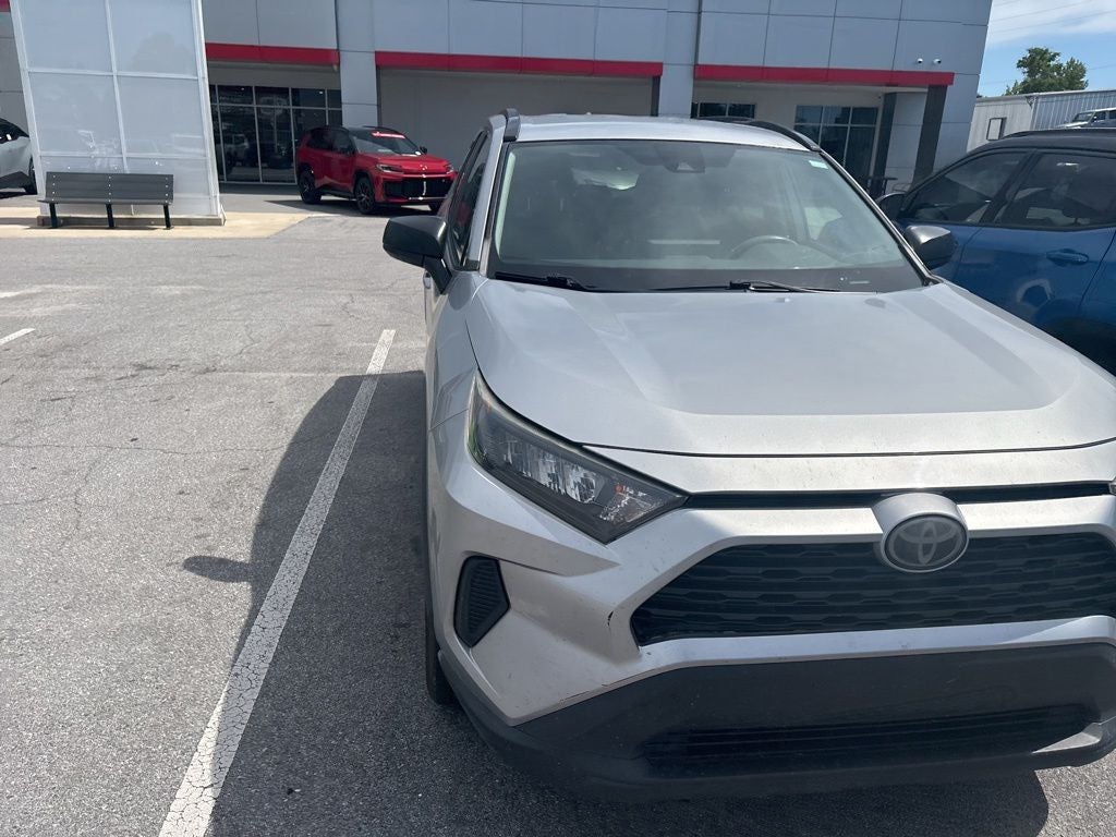 2020 Toyota RAV4 LE