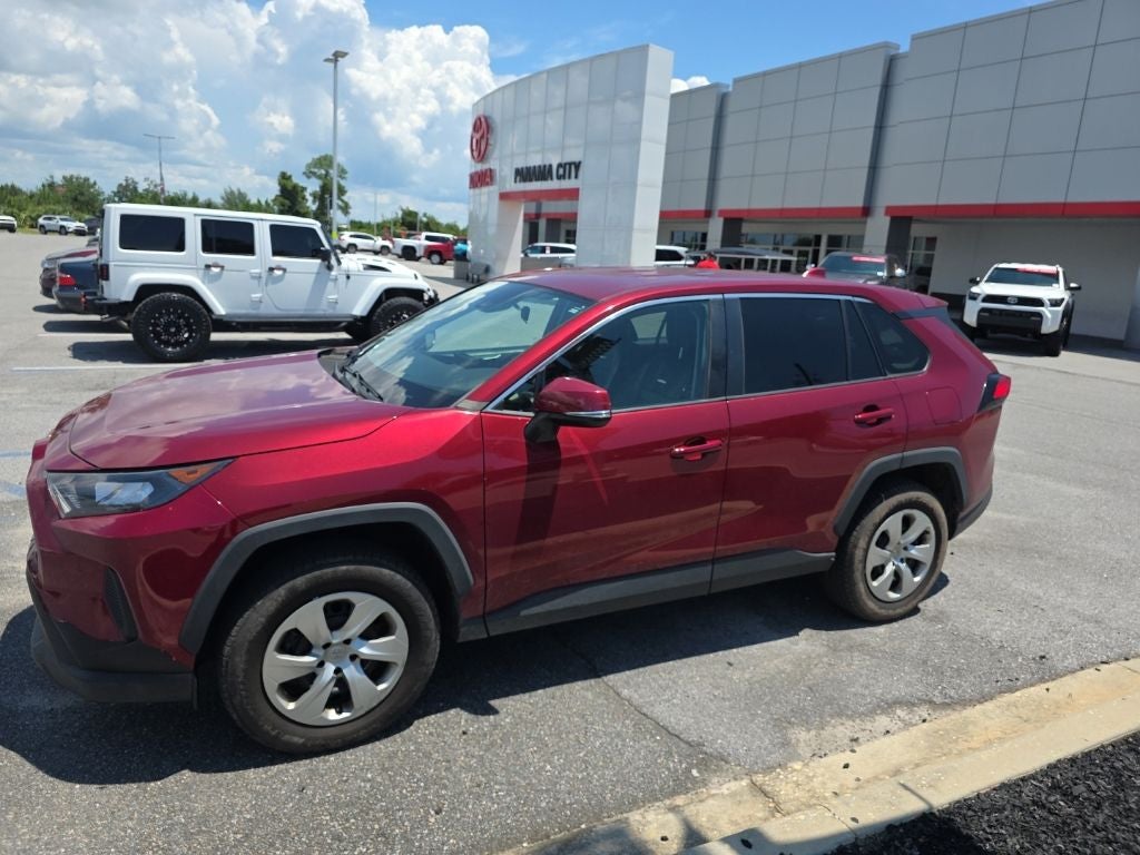 2022 Toyota RAV4 LE