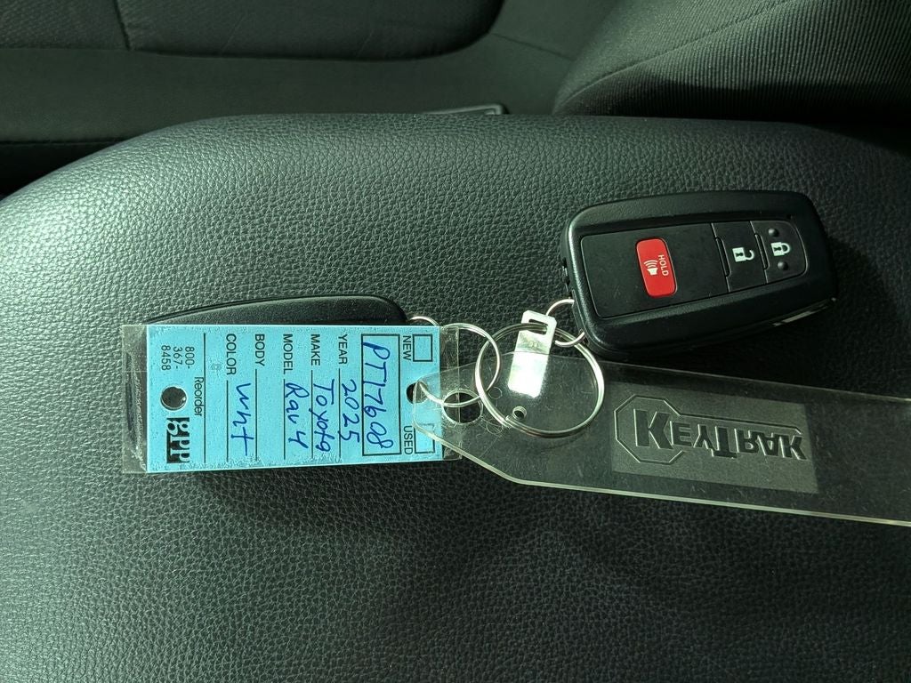 2025 Toyota RAV4 XLE