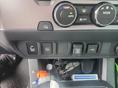 2022 Toyota TACOMA SR5 SR5 V6