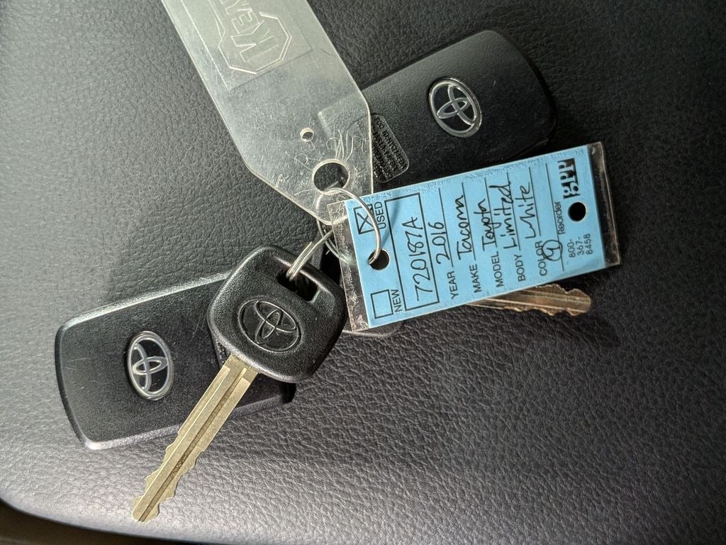 2016 Toyota Tacoma Limited V6