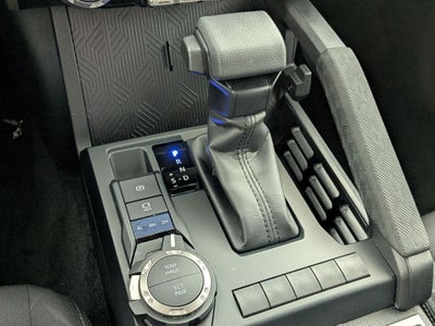 2025 Toyota TACOMA SR5 SR5