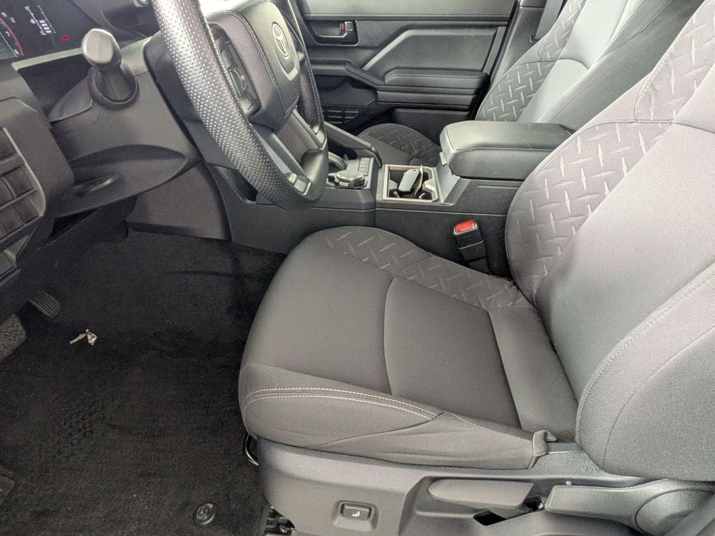 2025 Toyota TACOMA SR5 SR5