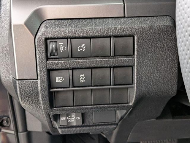 2025 Toyota TACOMA SR5 SR5