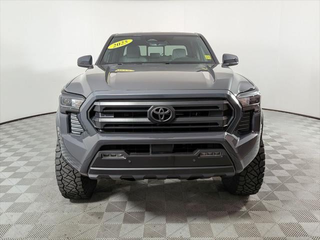 2025 Toyota TACOMA SR5 SR5