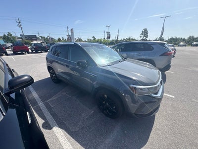 2023 Volkswagen Taos 1.5T SE