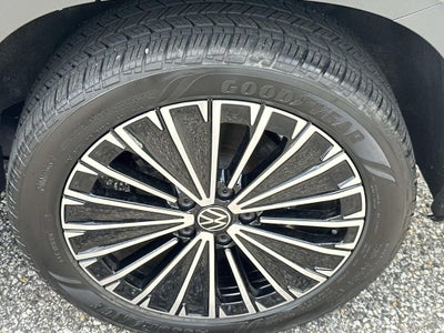 2025 Volkswagen Taos 1.5T SE