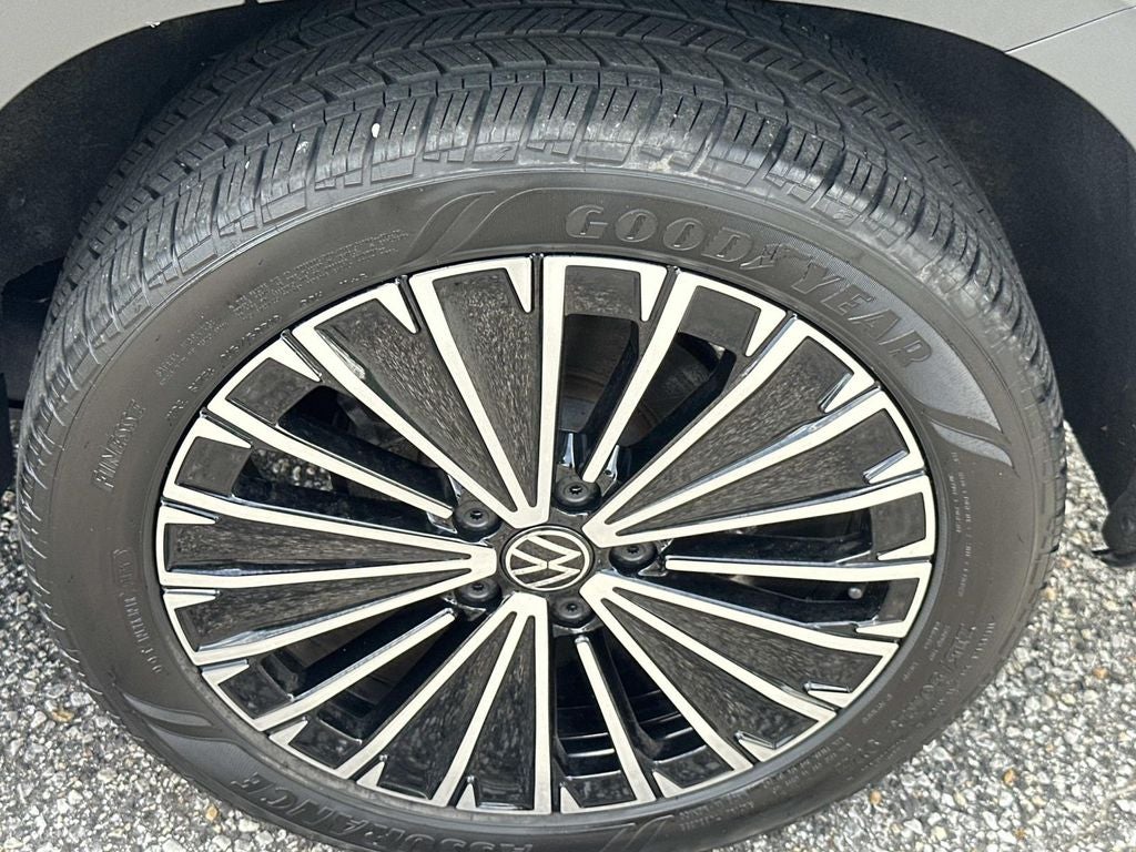 2025 Volkswagen Taos 1.5T SE
