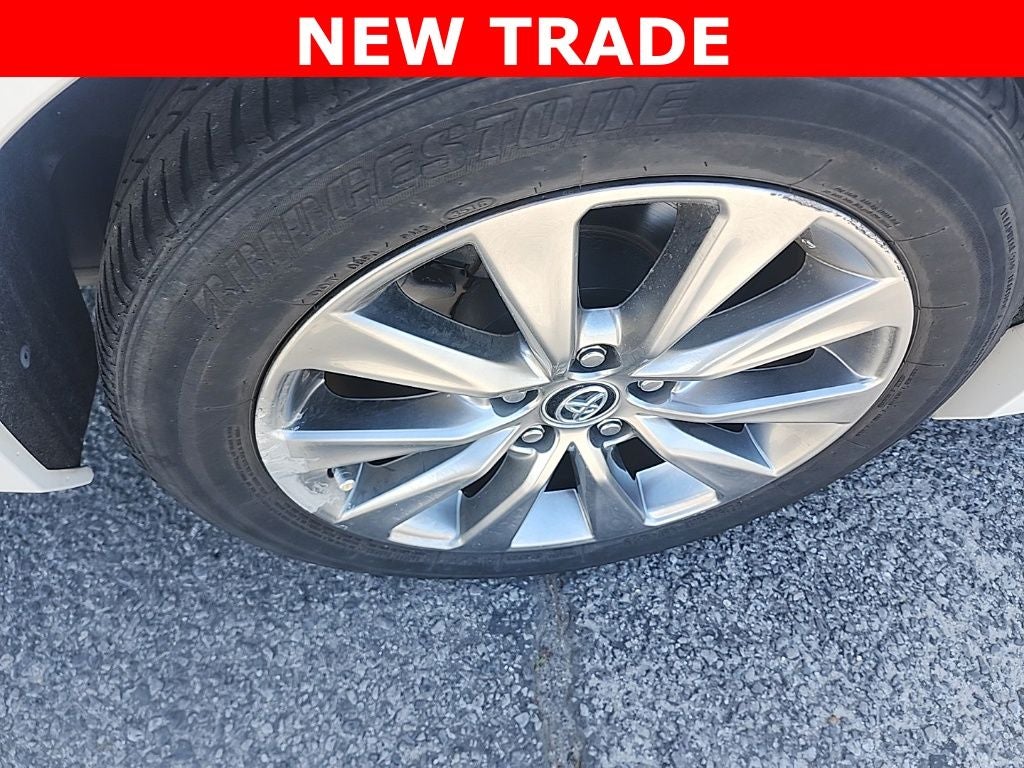 2017 Toyota Camry Hybrid XLE