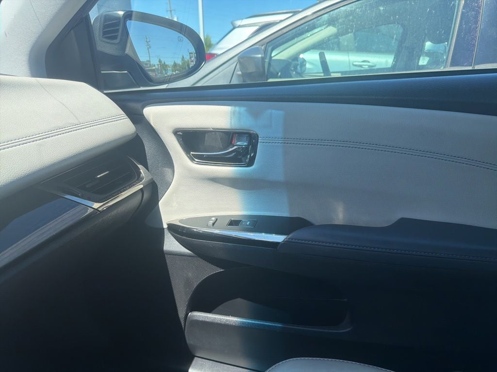 2013 Toyota AVALON Limited