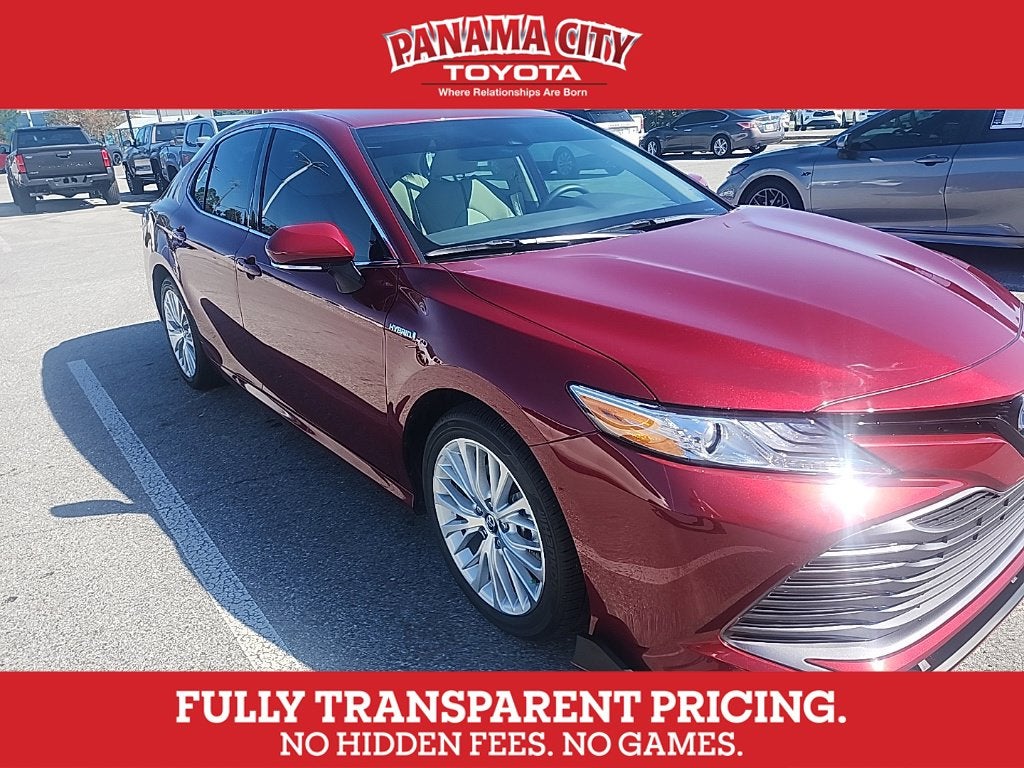 2020 Toyota Camry Hybrid XLE