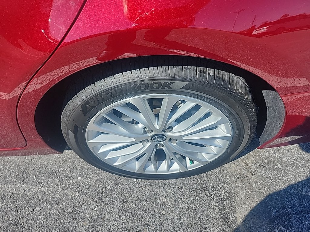 2020 Toyota Camry Hybrid XLE