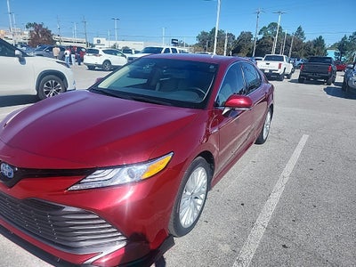 2020 Toyota Camry Hybrid XLE
