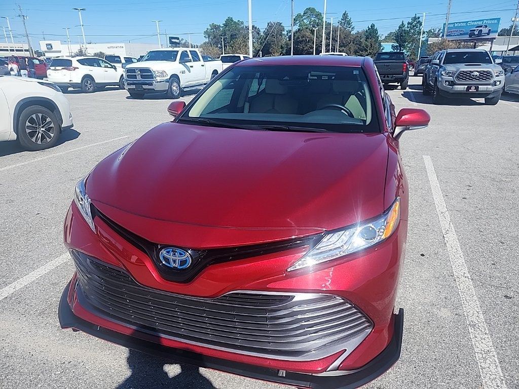 2020 Toyota Camry Hybrid XLE