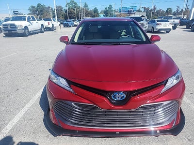 2020 Toyota Camry Hybrid XLE