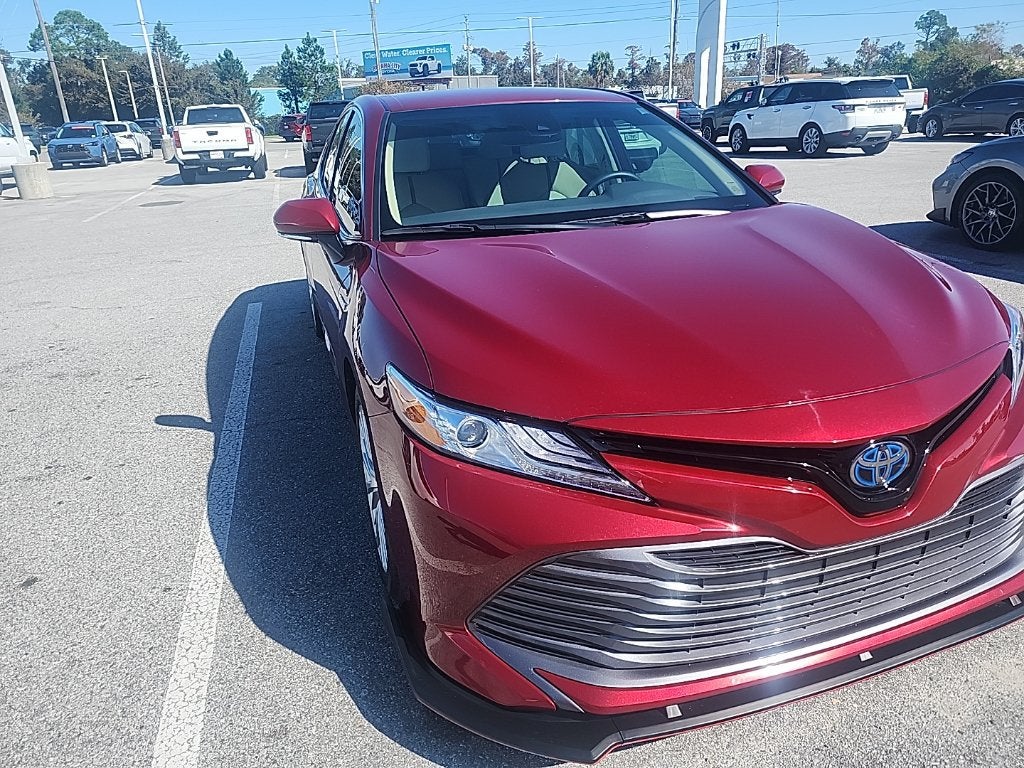 2020 Toyota Camry Hybrid XLE