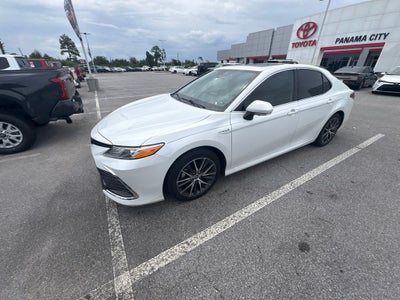 2021 Toyota Camry Hybrid XLE