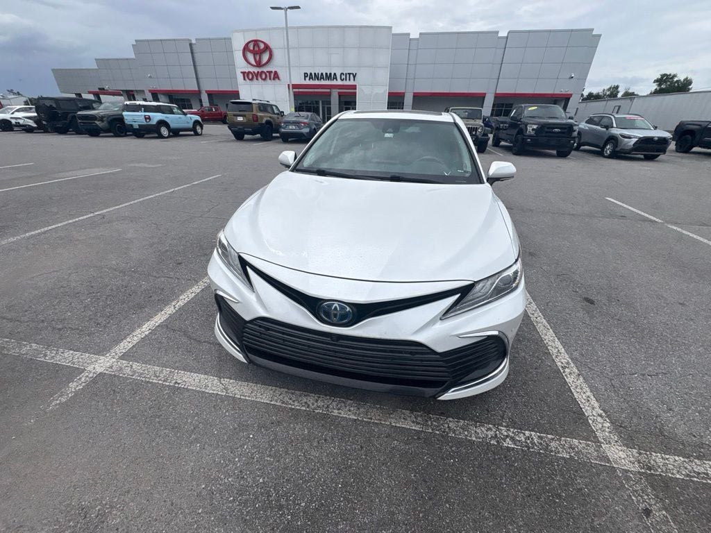 2021 Toyota Camry Hybrid XLE