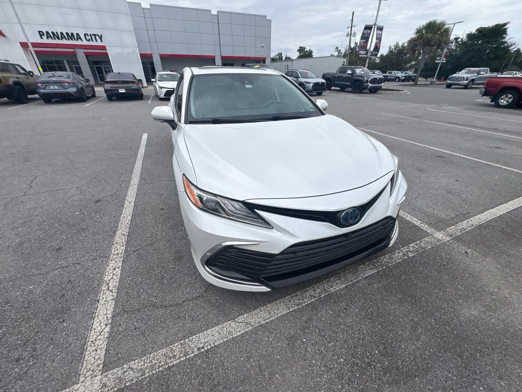2021 Toyota Camry Hybrid XLE