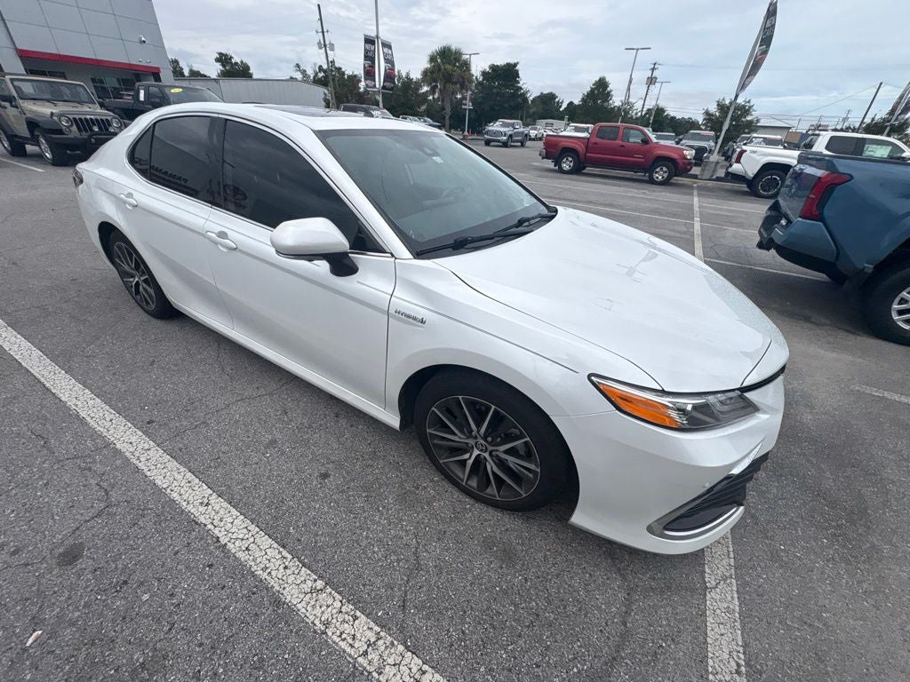 2021 Toyota Camry Hybrid XLE