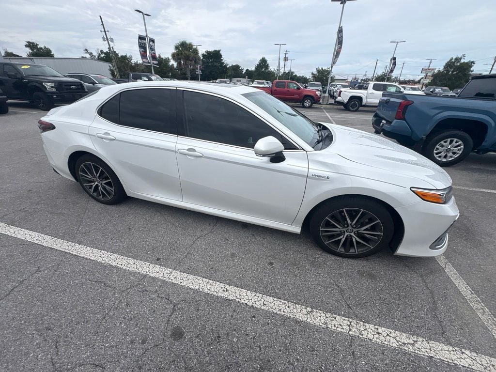 2021 Toyota Camry Hybrid XLE