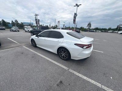 2021 Toyota Camry Hybrid XLE
