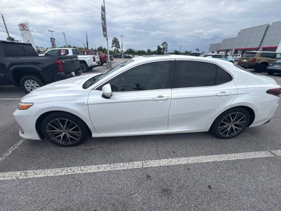 2021 Toyota Camry Hybrid XLE