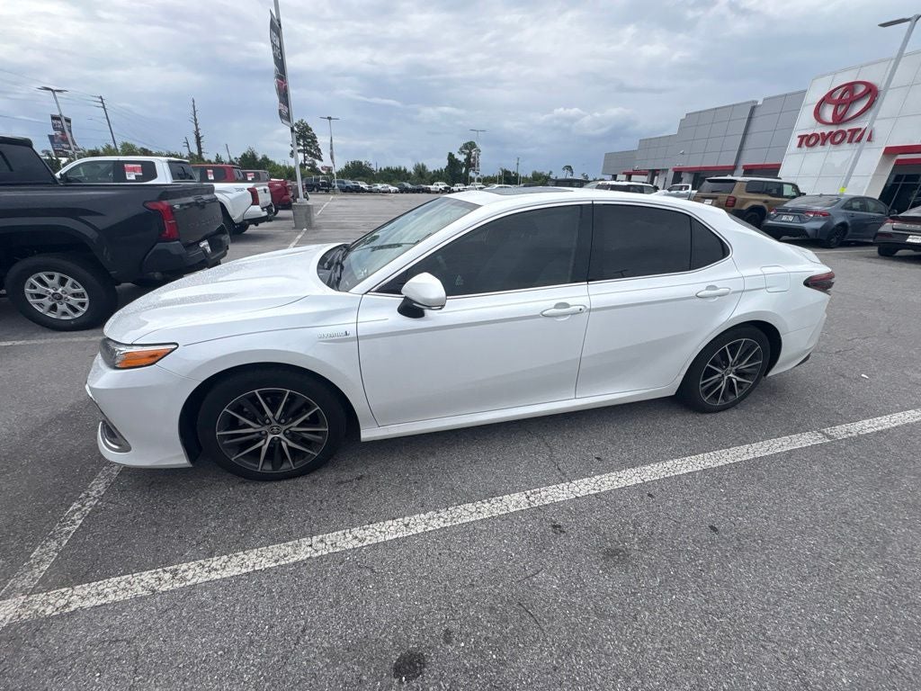 2021 Toyota Camry Hybrid XLE