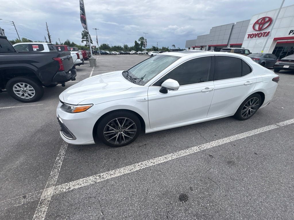 2021 Toyota Camry Hybrid XLE
