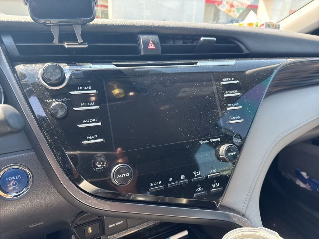 2020 Toyota Camry Hybrid XLE