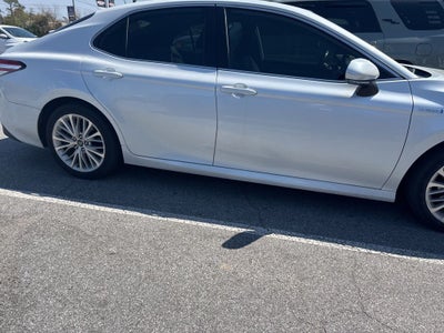 2020 Toyota Camry Hybrid XLE