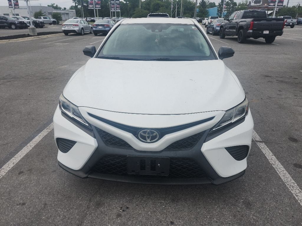 2020 Toyota Camry SE