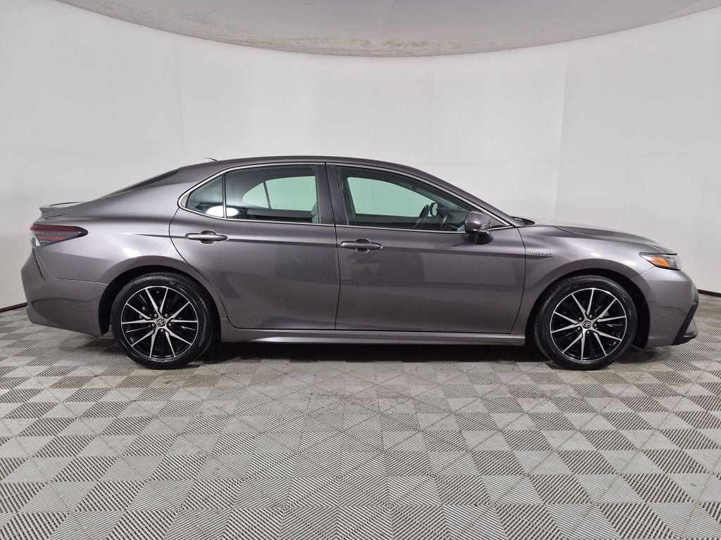 2021 Toyota Camry Hybrid SE