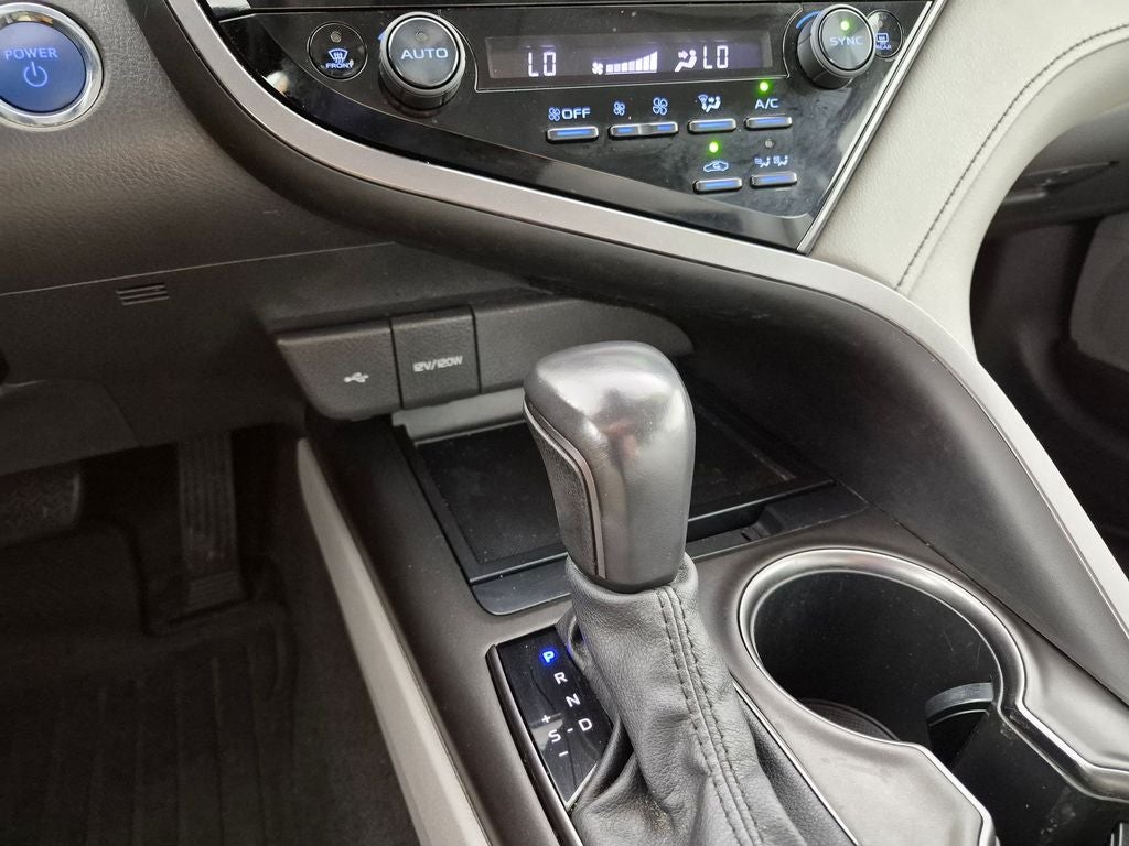 2021 Toyota Camry Hybrid SE