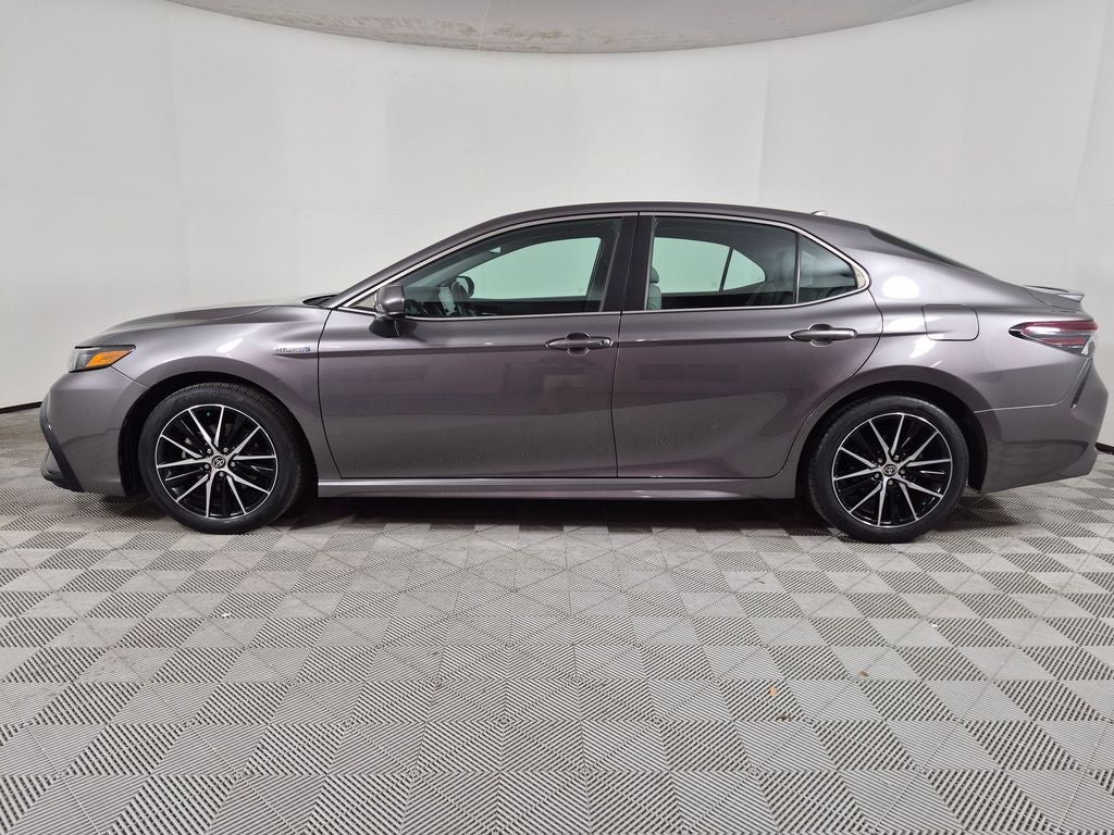 2021 Toyota Camry Hybrid SE