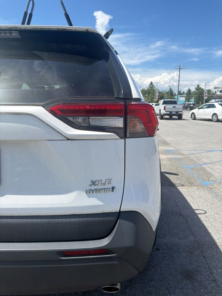 2022 Toyota RAV4 Hybrid XLE