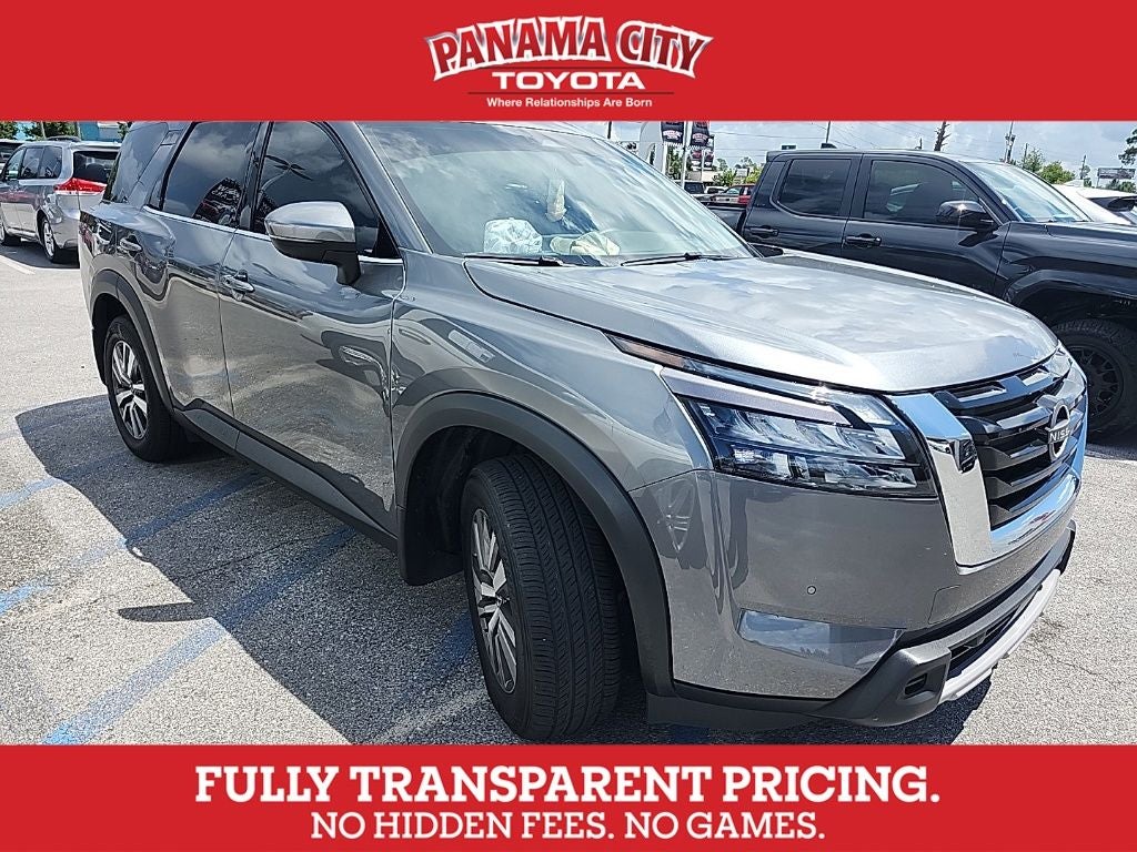 2025 Nissan Pathfinder SL