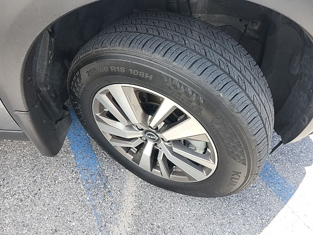 2025 Nissan Pathfinder SL