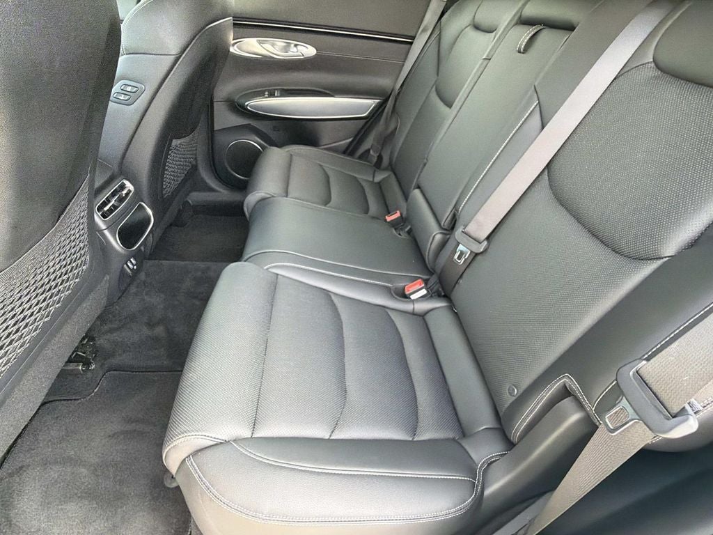 2024 Genesis GV70 2.5T