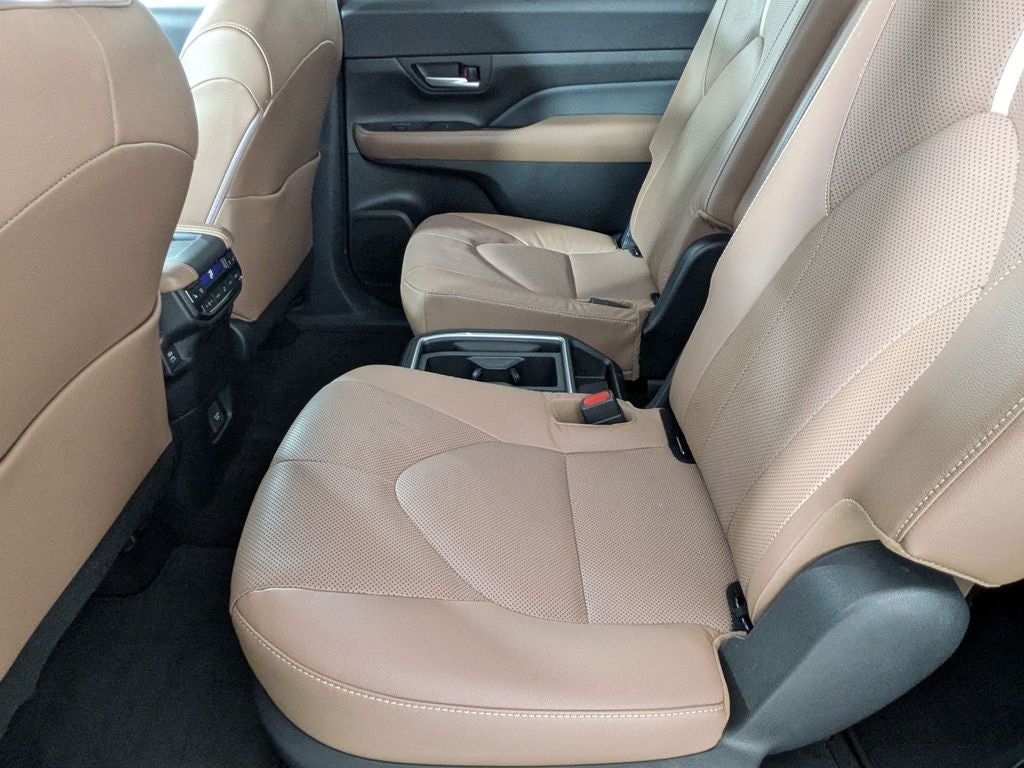 2024 Toyota GRAND HIGHLANDER Platinum