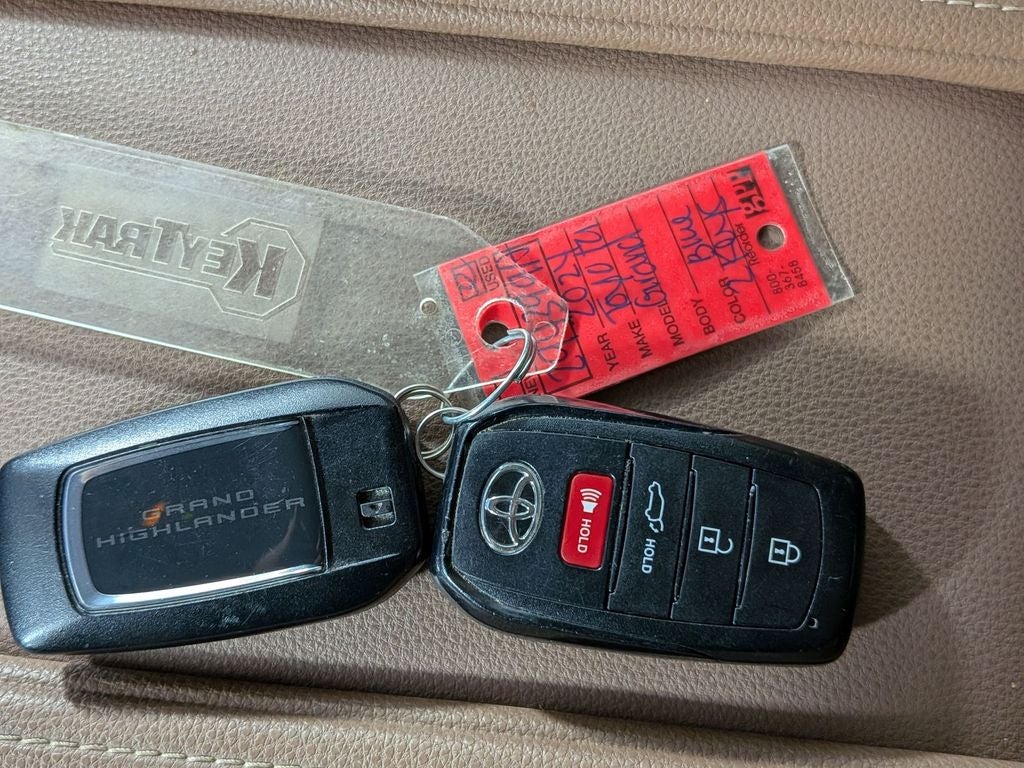 2024 Toyota GRAND HIGHLANDER Platinum
