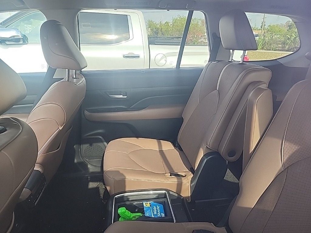 2024 Toyota GRAND HIGHLANDER Platinum