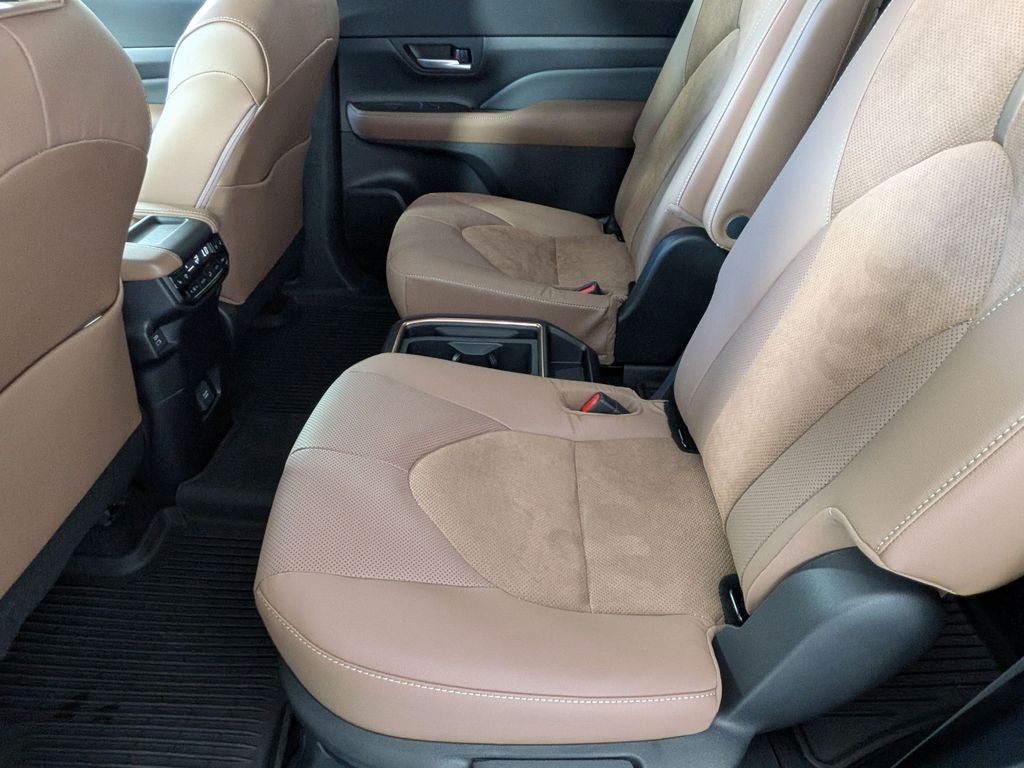 2026 Toyota GRAND HIGHLANDER HEV MAX Platinum