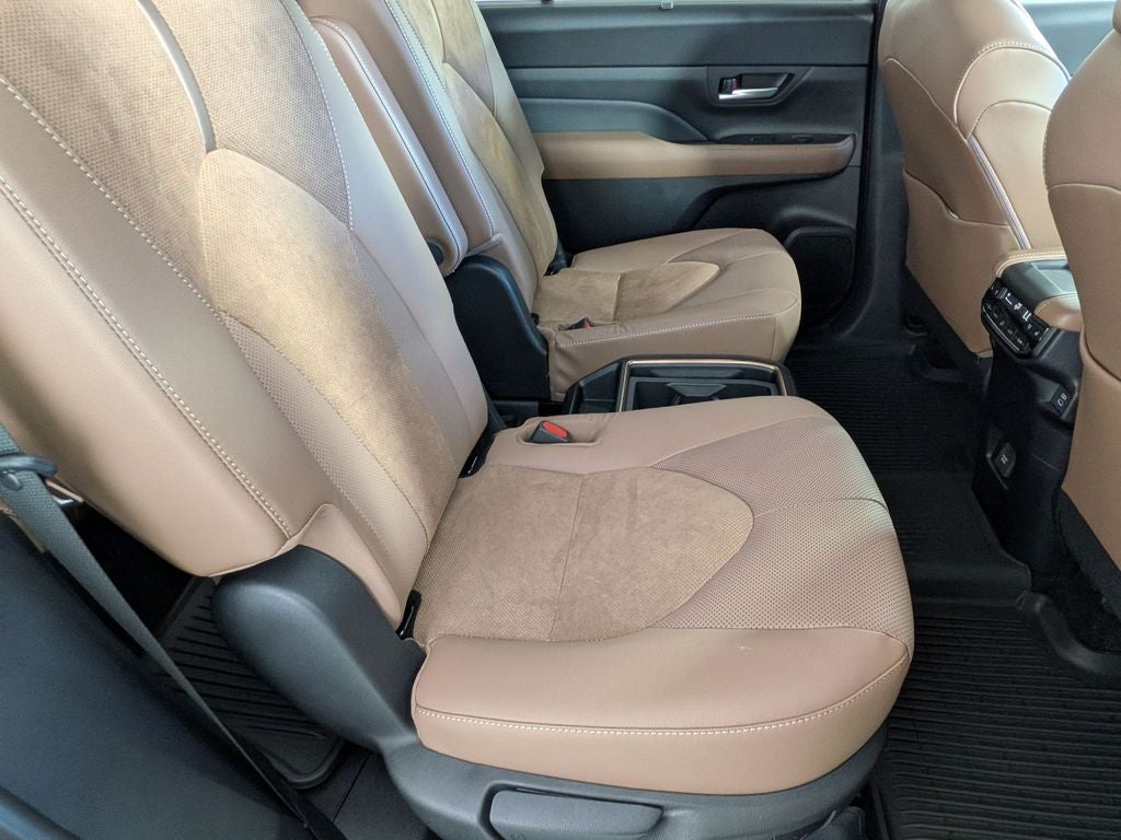 2026 Toyota GRAND HIGHLANDER HEV MAX Platinum