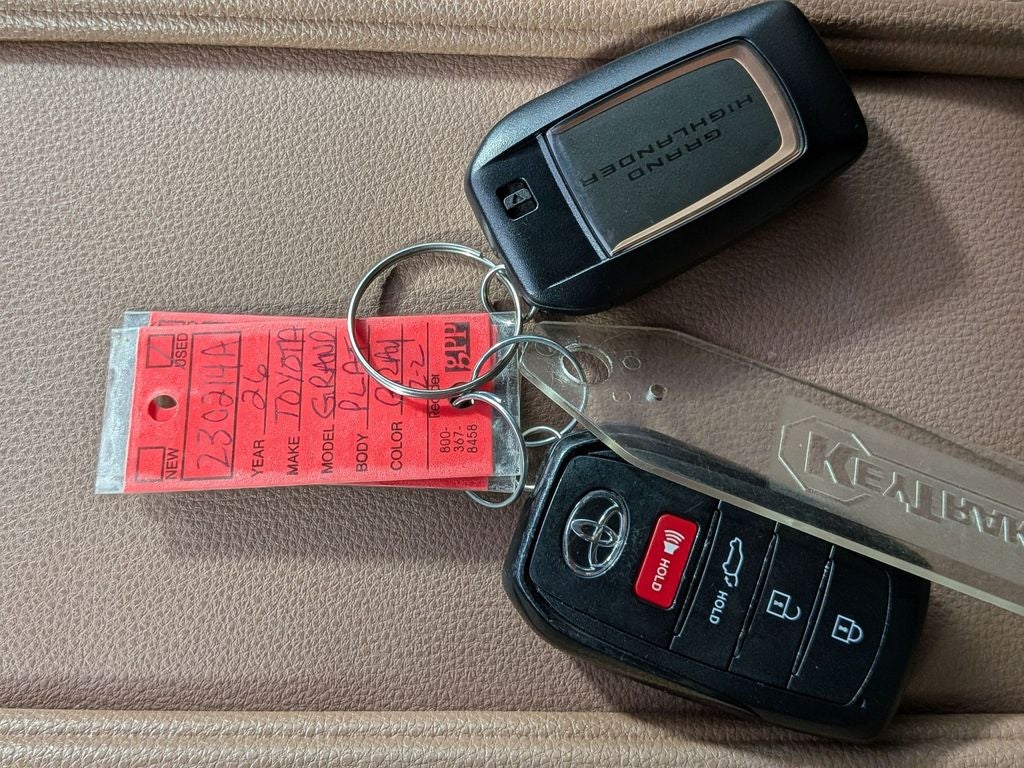 2026 Toyota GRAND HIGHLANDER HEV MAX Platinum