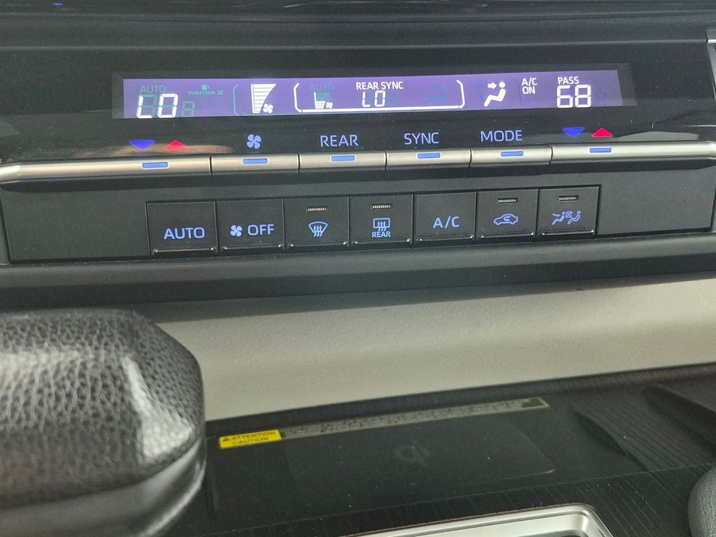 2022 Toyota SIENNA LE LE 8 Passenger