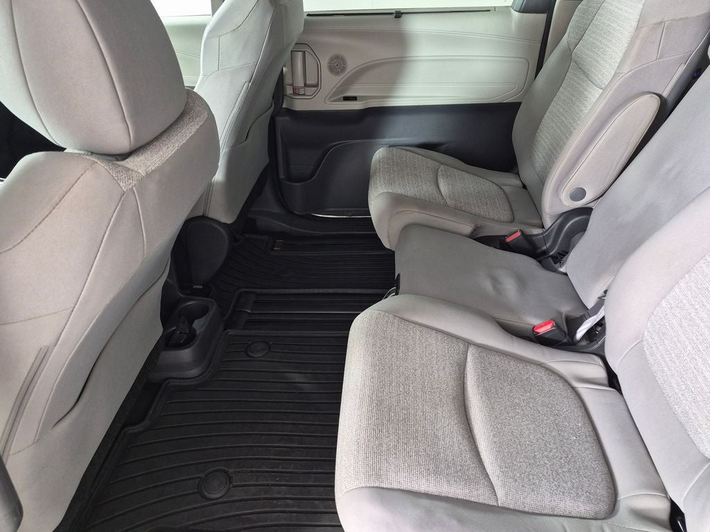2022 Toyota SIENNA LE LE 8 Passenger
