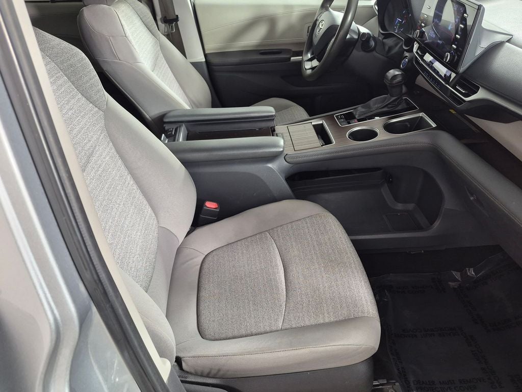2022 Toyota SIENNA LE LE 8 Passenger