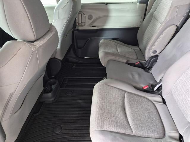2022 Toyota SIENNA LE LE 8 Passenger