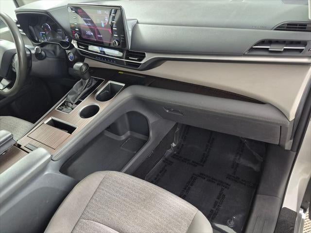 2022 Toyota SIENNA LE LE 8 Passenger
